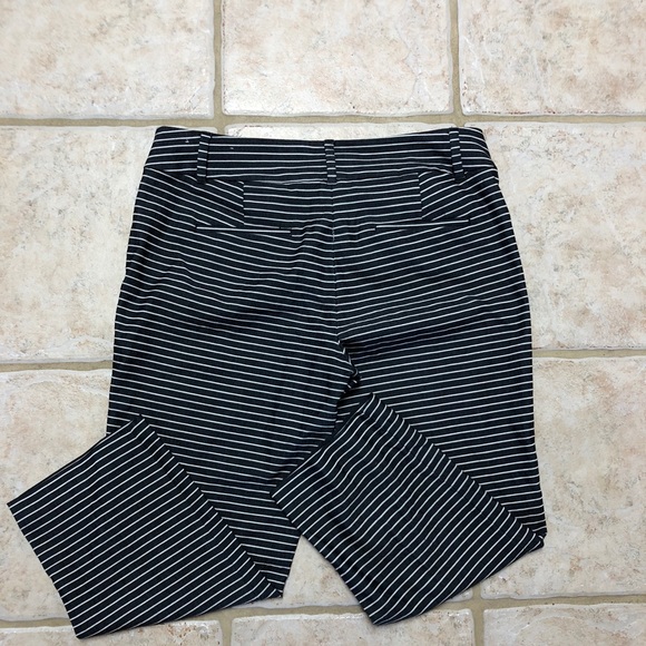 LOFT Size 8 Capri Dress Pants - Picture 3 of 4